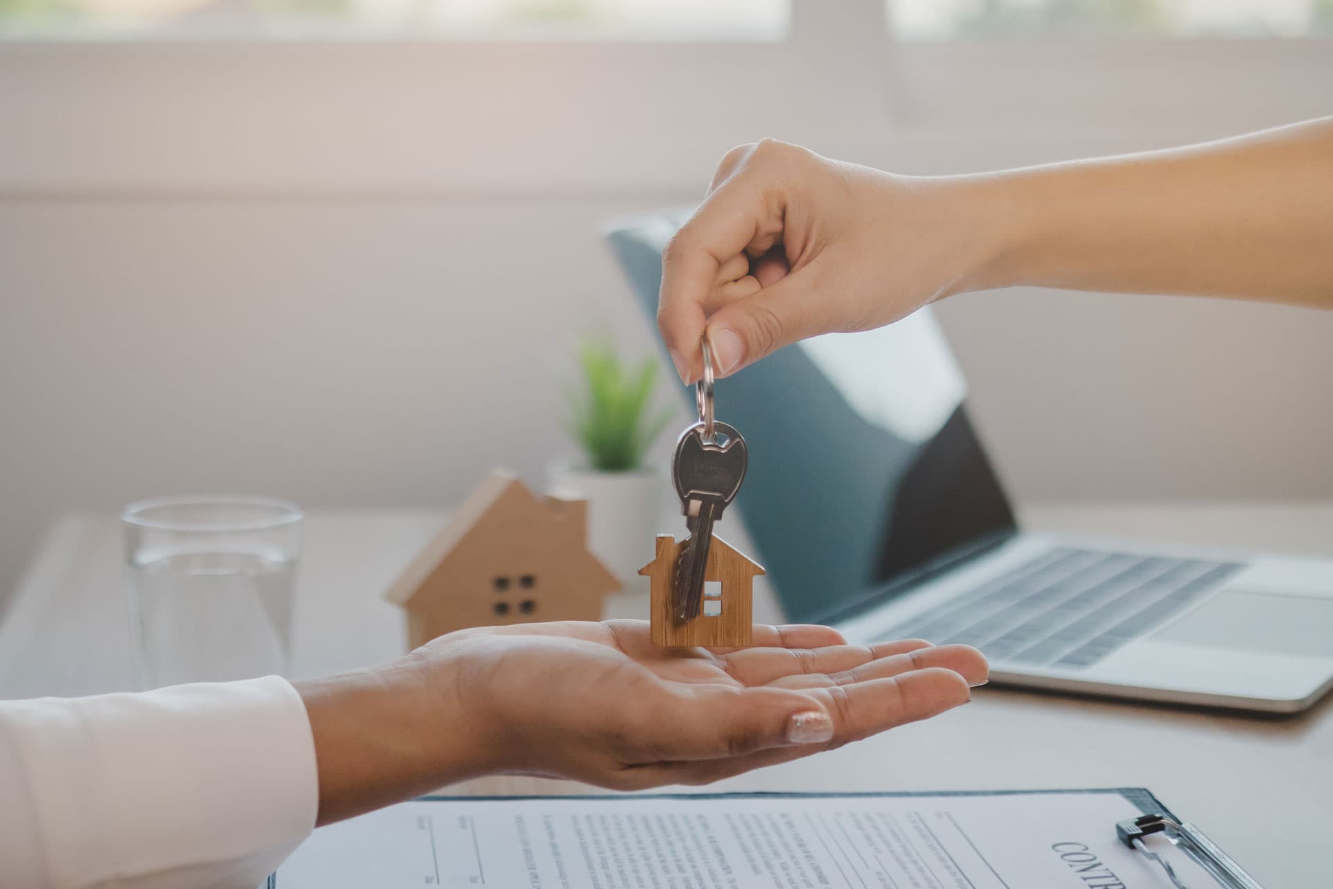 Contacte con nuestra inmobiliaria en Pontevedra